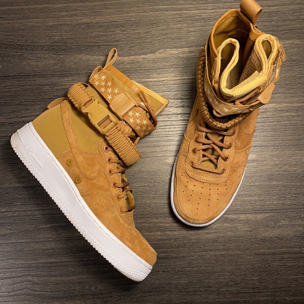 Nike SF Air Force 1 in Muted Bronze
